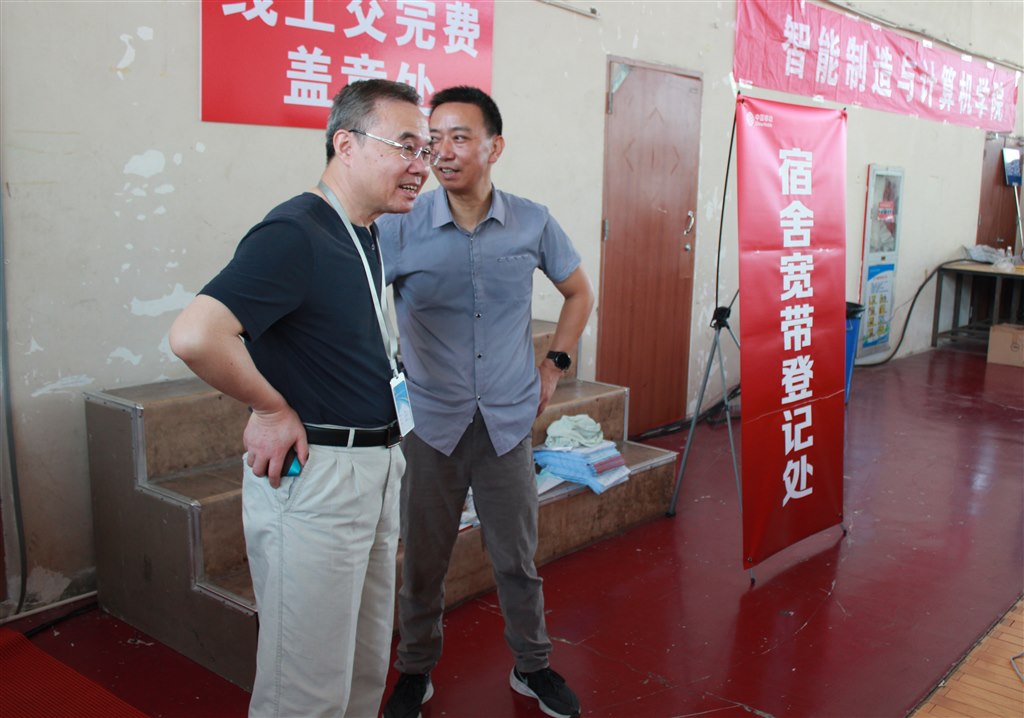校領導-張濤.JPG
